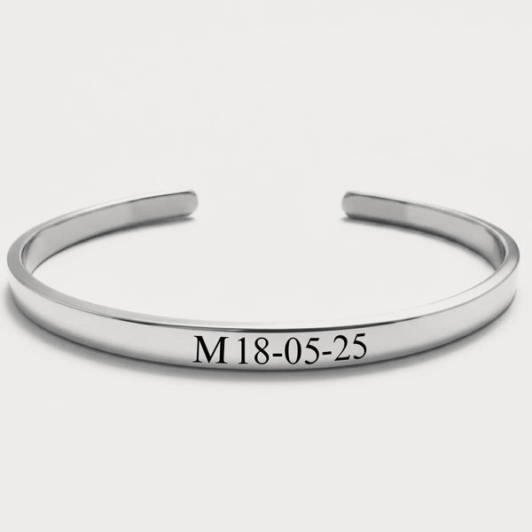 Bracelete 4mm prateada com gravação de nome e data personalizada