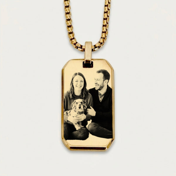 Colar retângulo dourado com gravação de fotografia personalizada