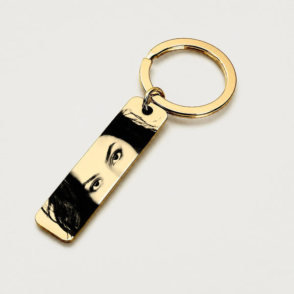 Porta chaves barra dourado com gravação de olhar personalizada