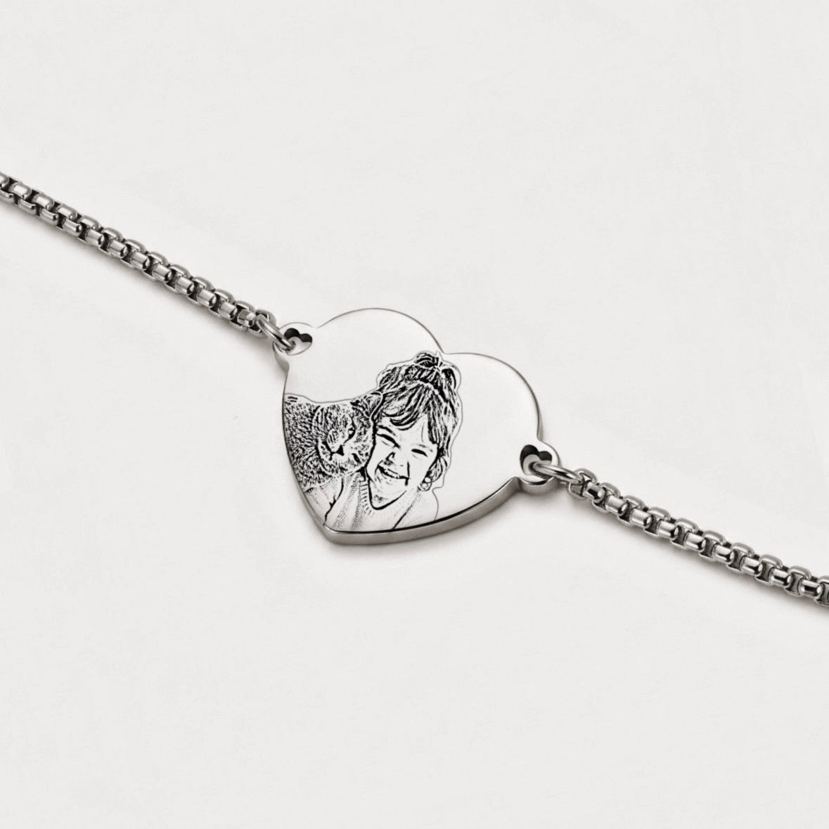 Pulseira coração prateada com fotografia estilo desenho personalizada
