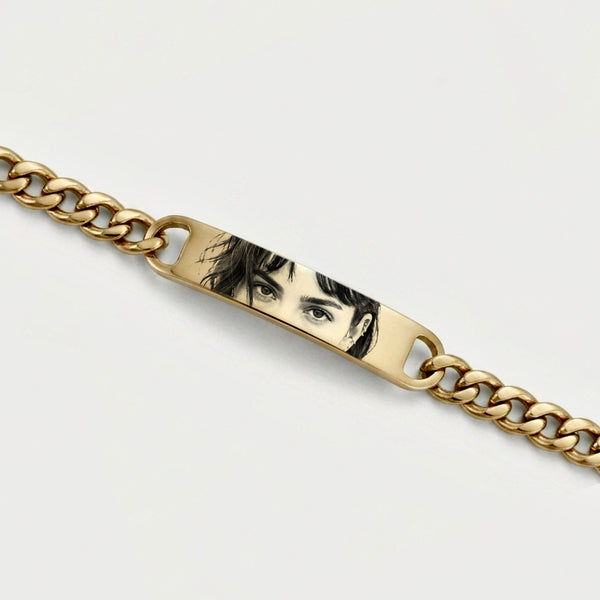 Pulseira cubana dourada com gravação de fotografia do olhar personalizada