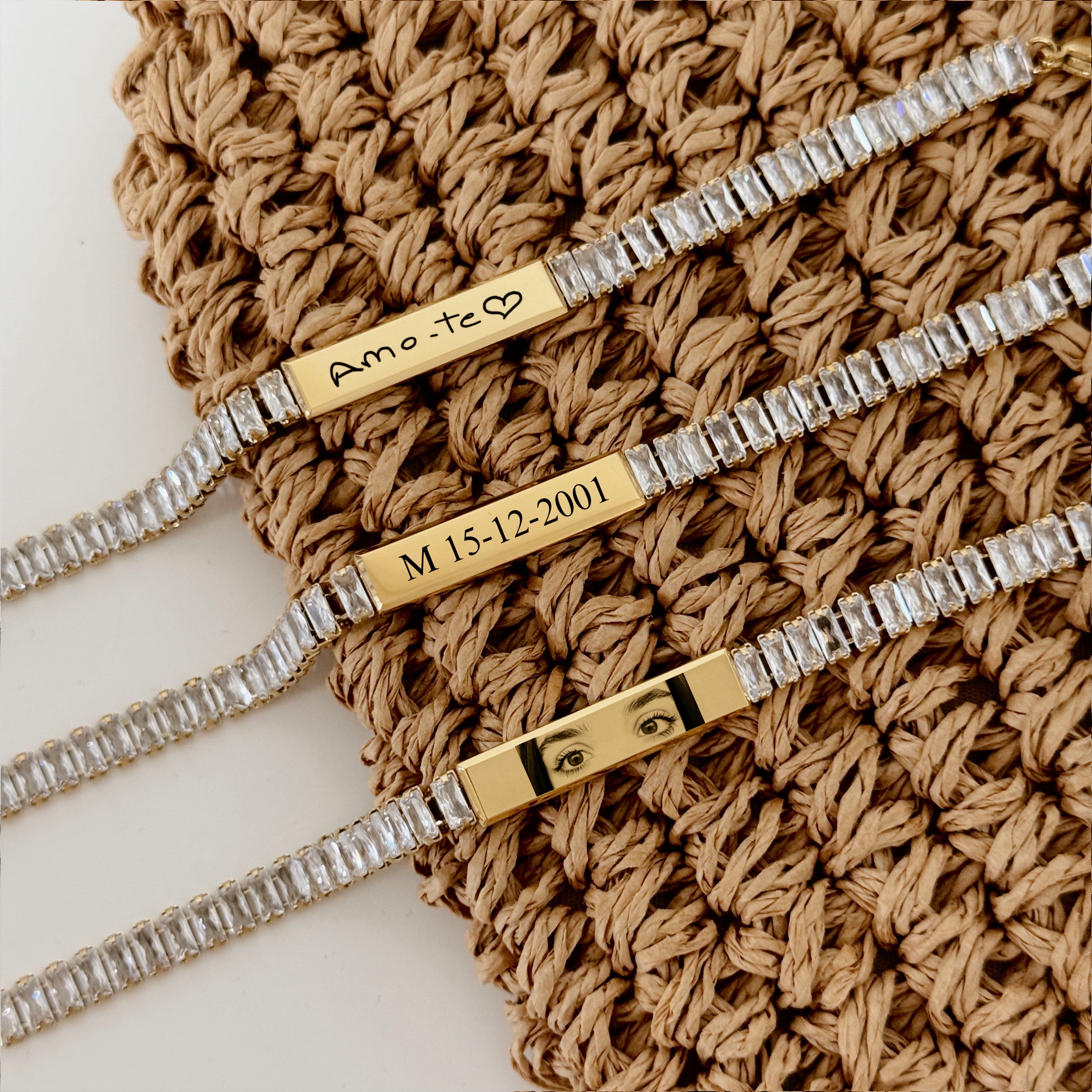 Pulseira brilhante dourada