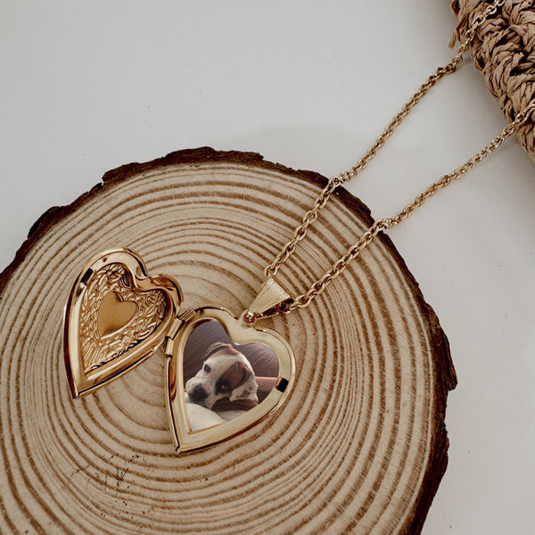 Relicário coração dourado